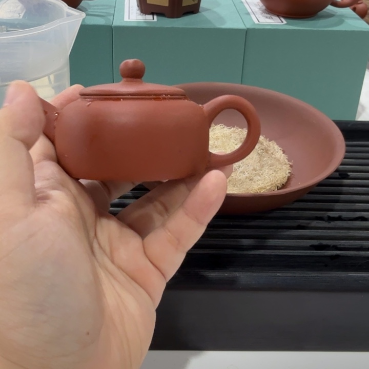 今***吗茶杯紫砂　红泥肉饼水平