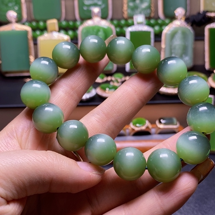 颈饰未镶嵌和田玉（糖玉）福**6