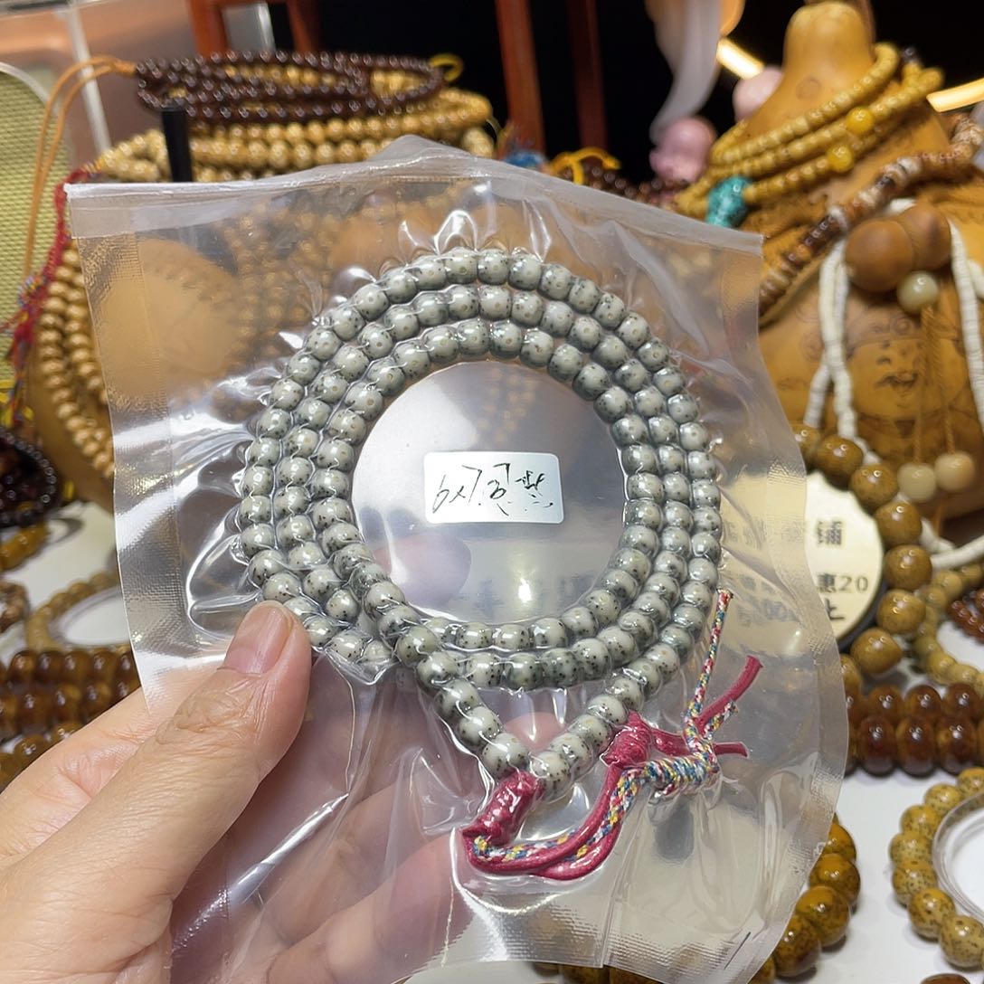 手串星月菩提老型石玉料