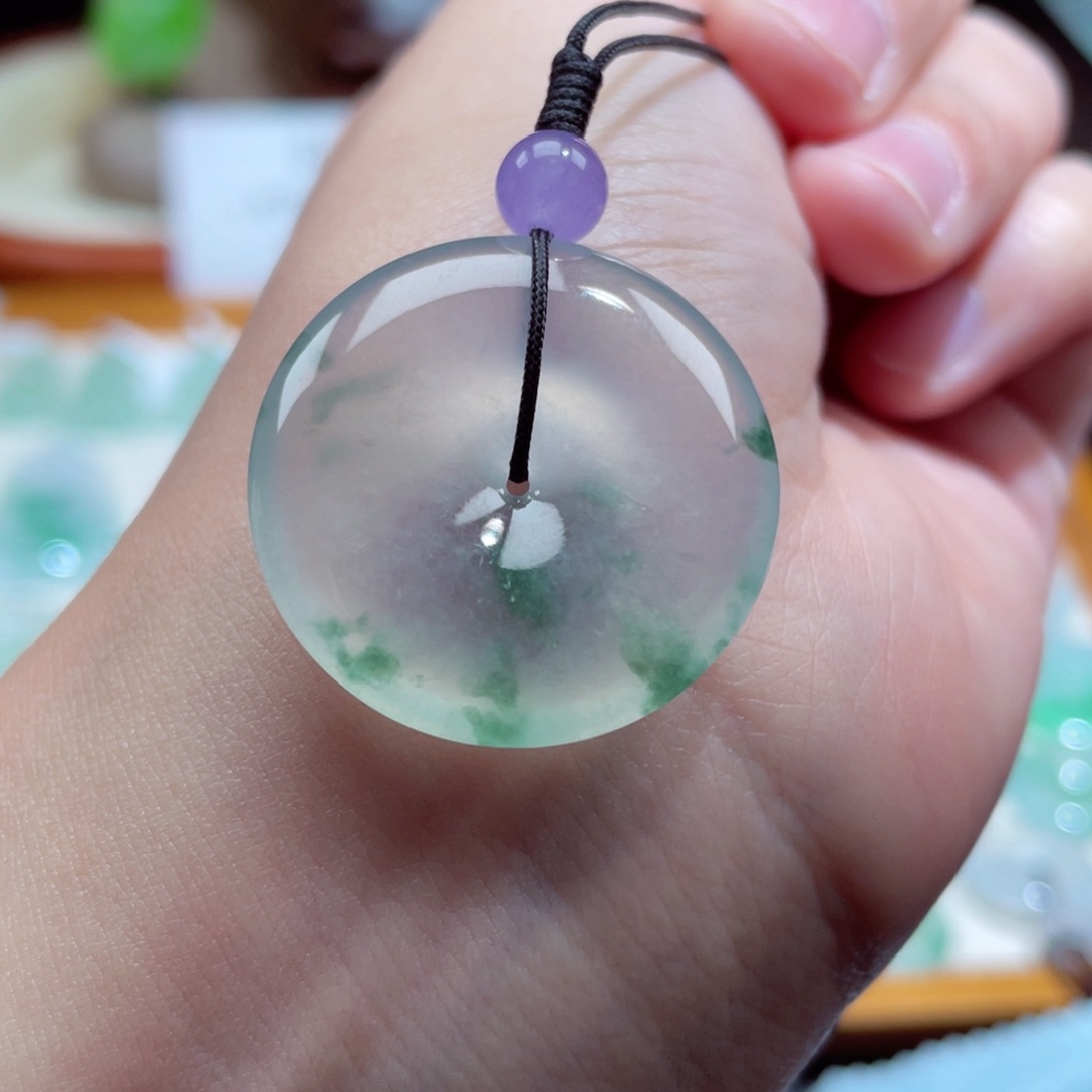 翡翠颈饰未镶嵌扣子