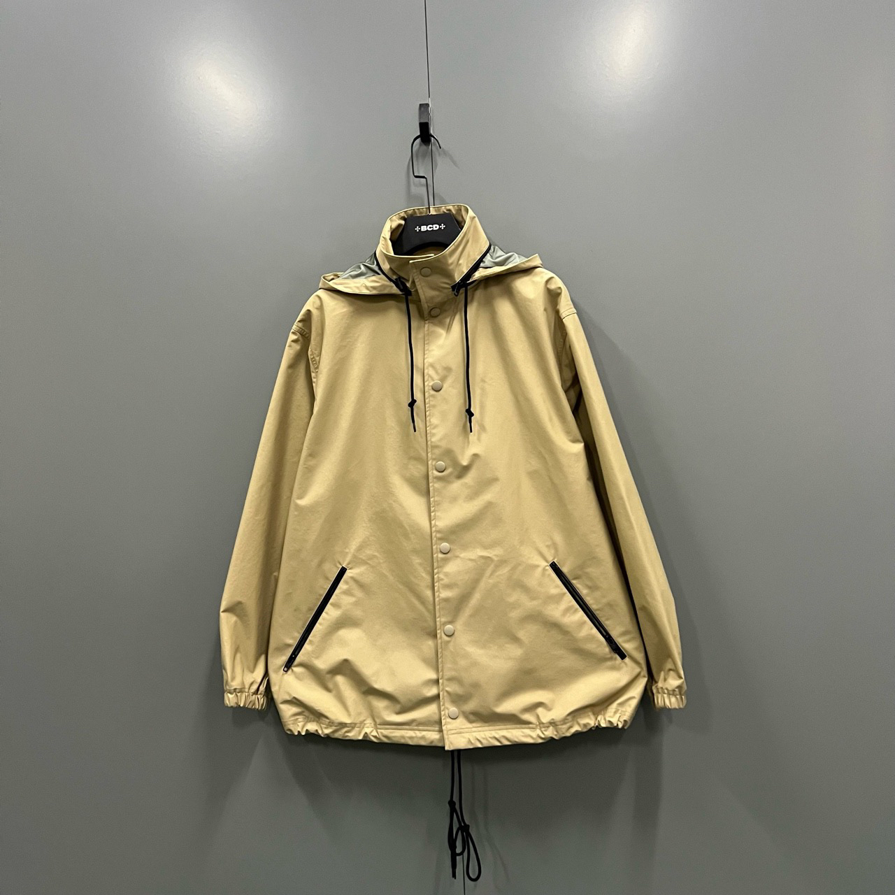 99新 Balenciaga/巴黎世家 (ll) 卡其色背后logo夹克 34码/206356