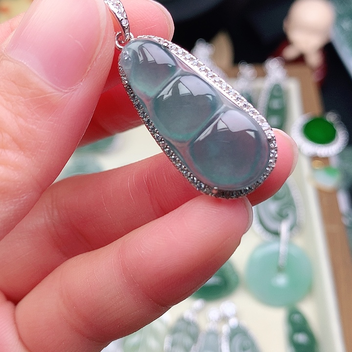 颈饰银S925镶嵌翡翠吊坠