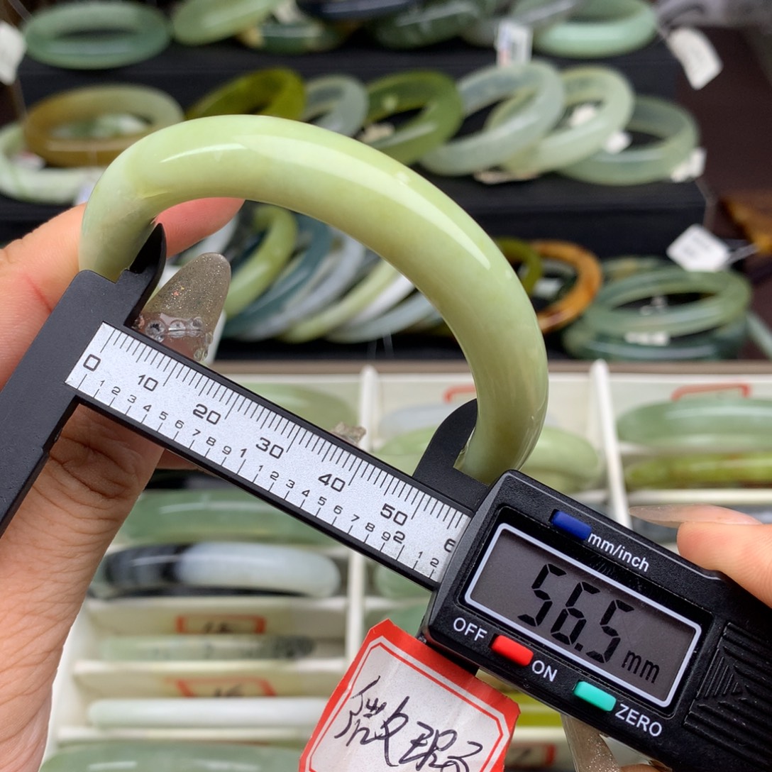 未镶嵌蛇纹石玉手镯19