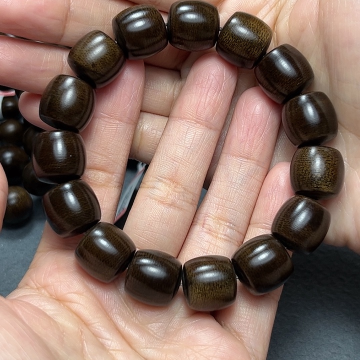 沉香手串꧁****꧂白棋玉化