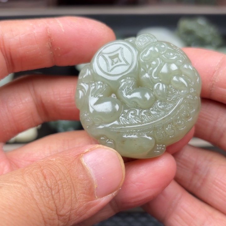 和田玉吊坠未镶嵌