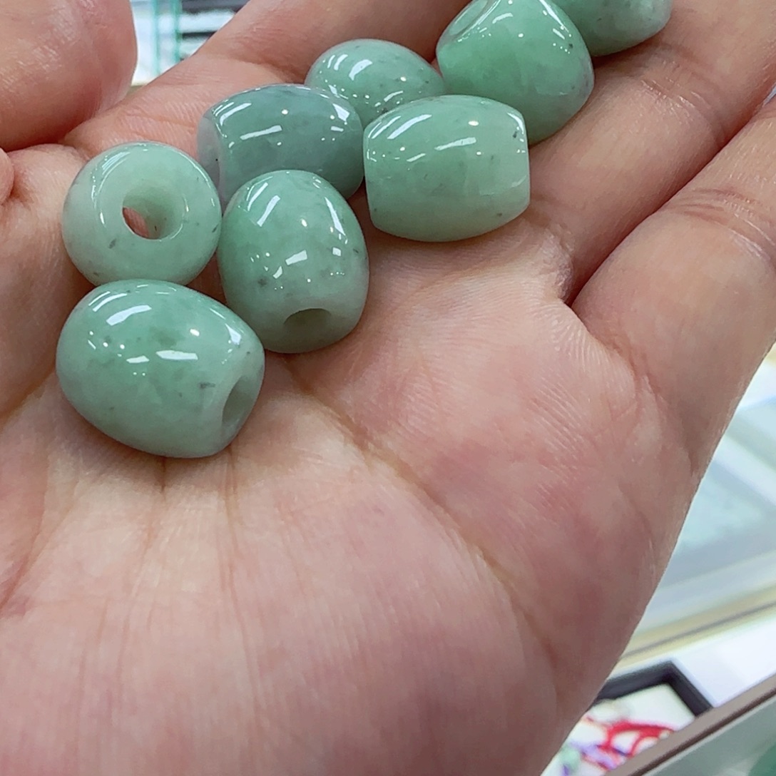 翡翠未镶嵌颈饰S 9