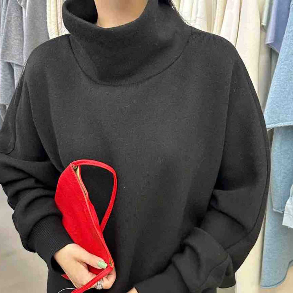 羊毛坠领复合弧摆上衣 P68108