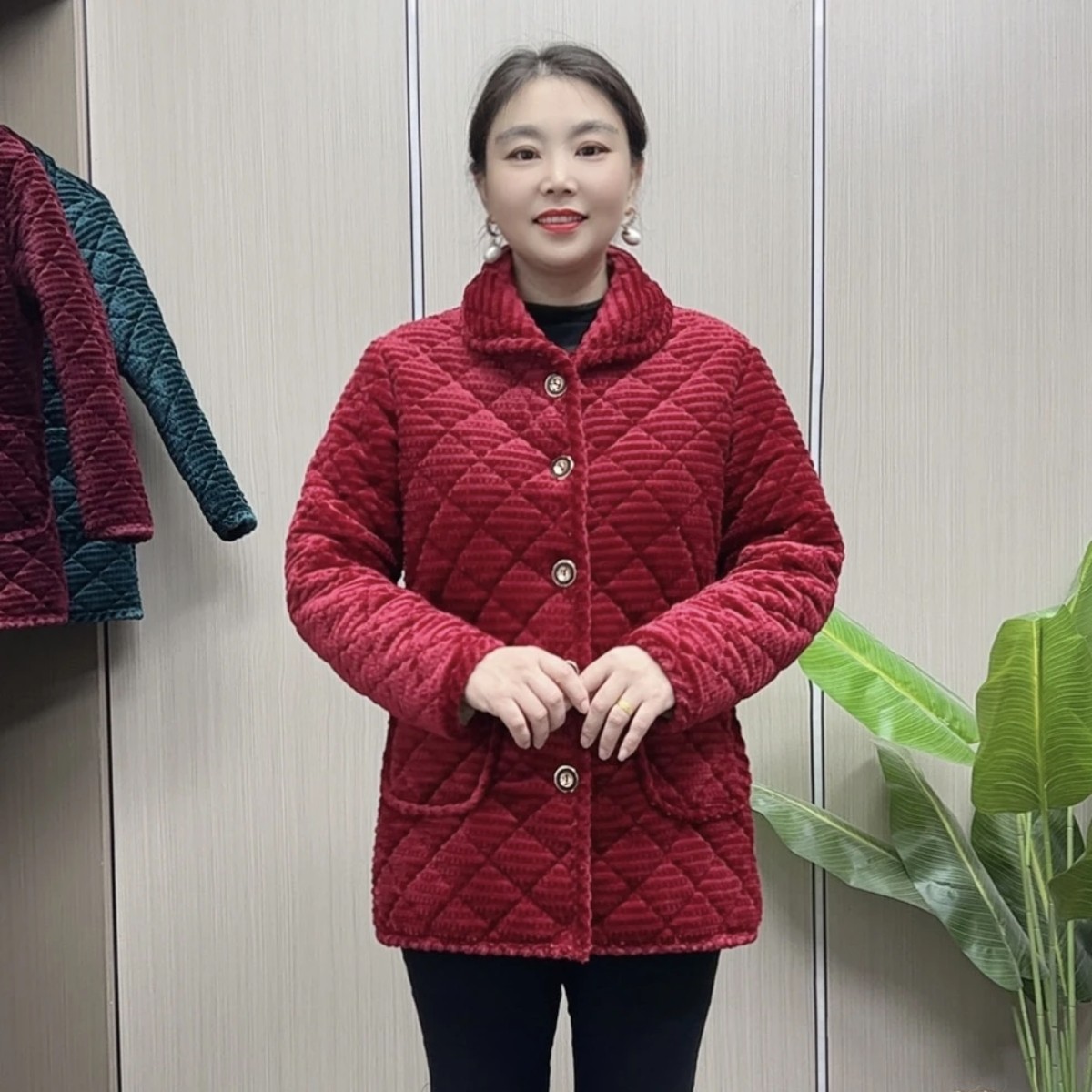 妈妈冬装加绒加厚中长款外套新款洋气时尚中老年女装棉衣服