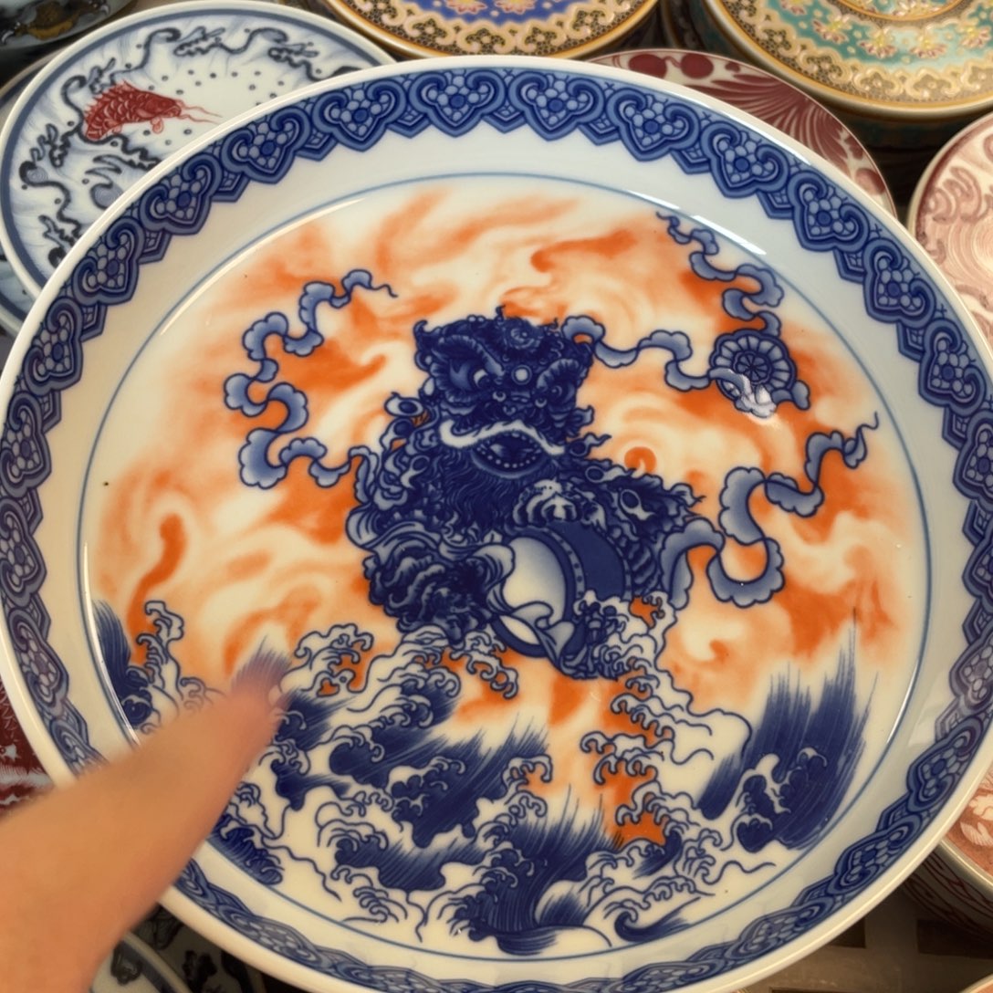 瓷片景德镇泛红醒狮大壶承