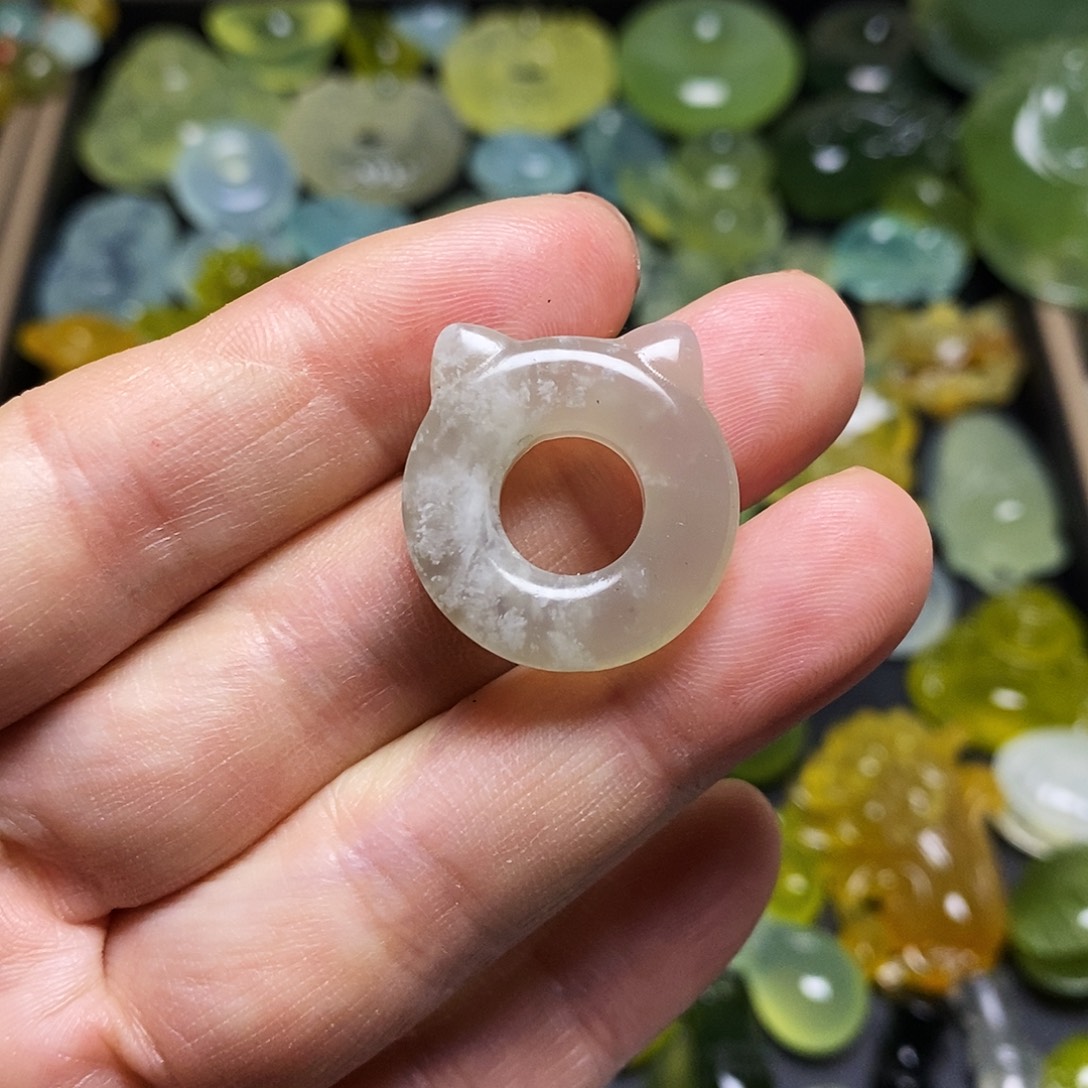 蛇纹石玉未镶嵌颈饰