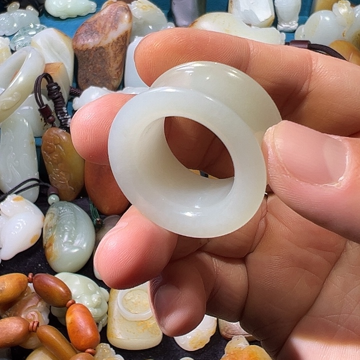 光***落和田玉未镶嵌戒指退货全家不好