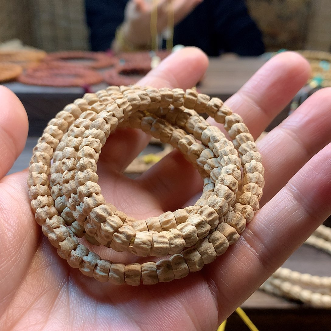 柏香籽/百香籽吊坠微斜切龙脊多棱大肠