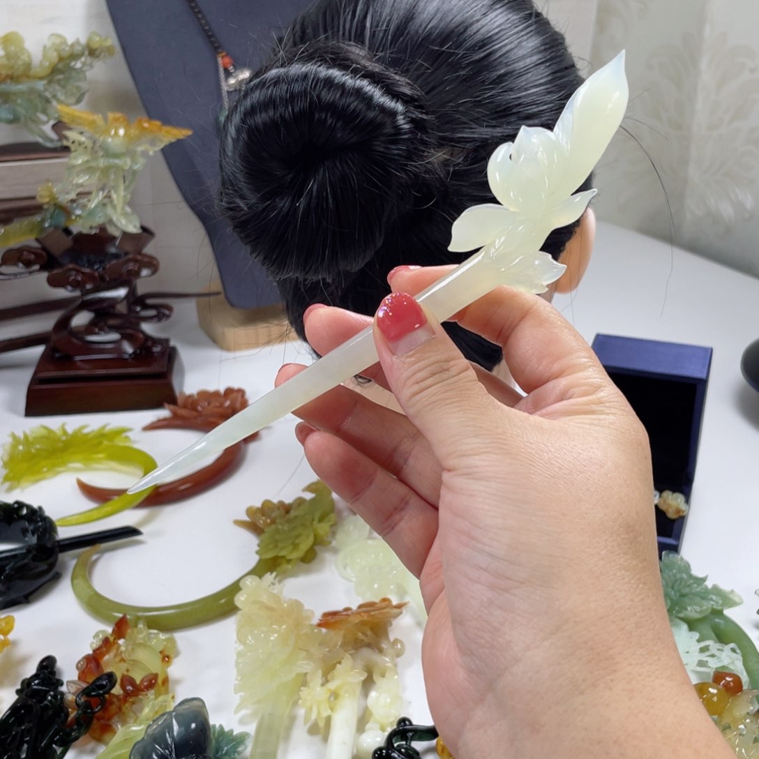 岫玉发饰未镶嵌焱*玉兰花