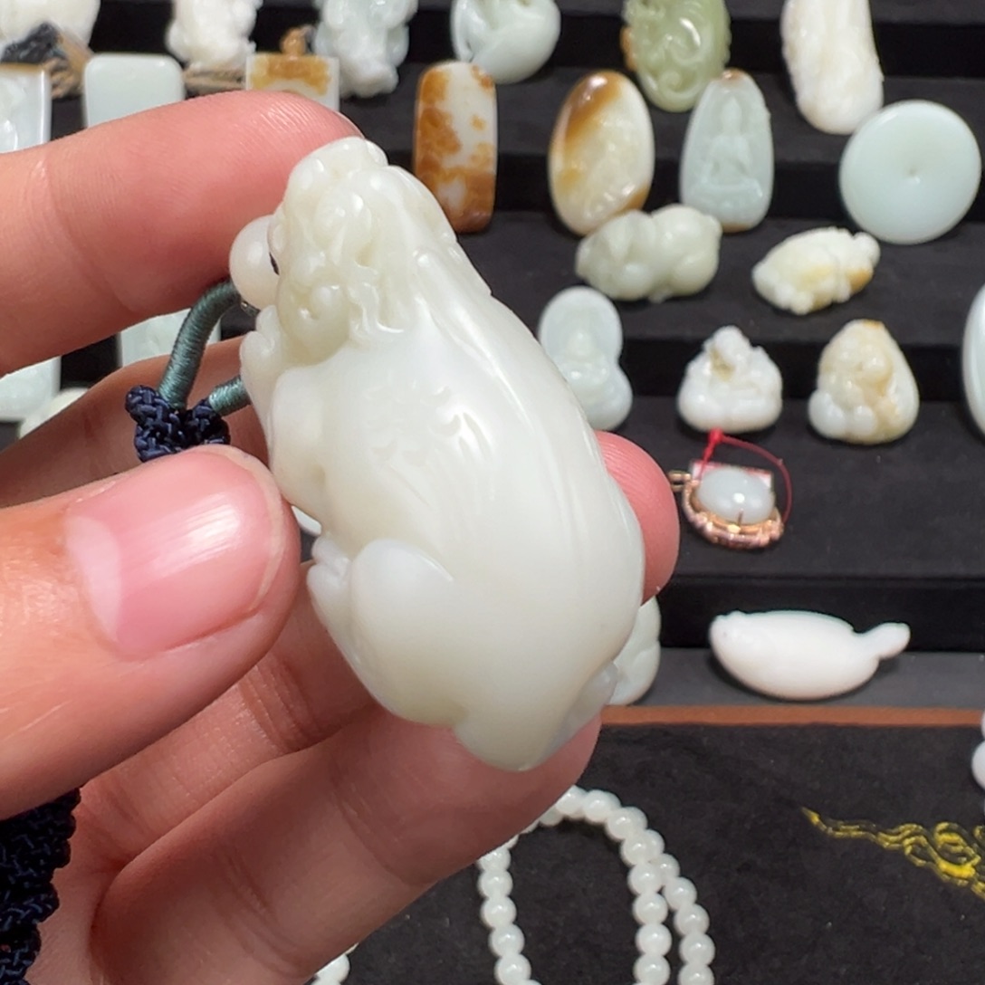 和田玉颈饰未镶嵌