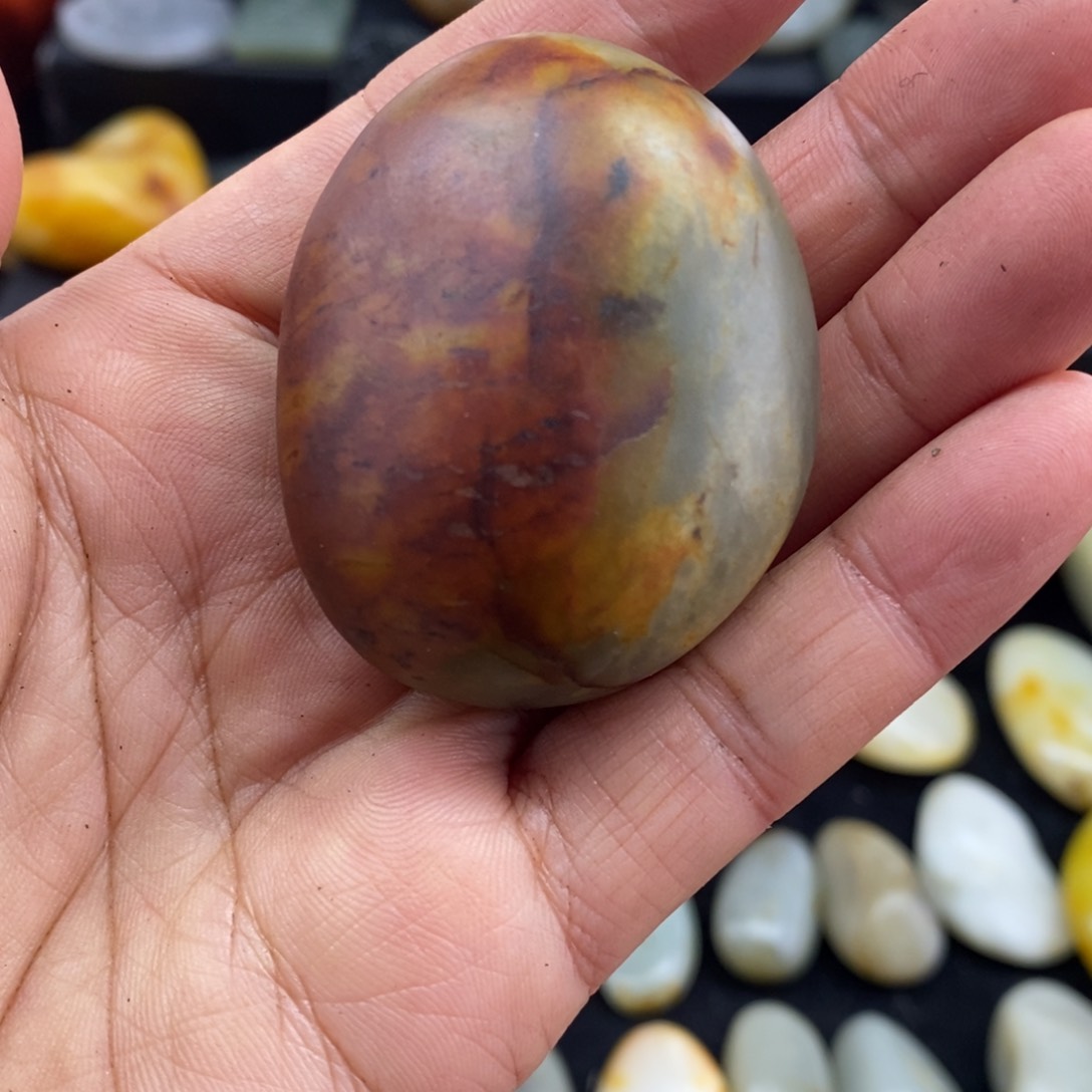 未镶嵌和田玉（子料）摆件运**坤