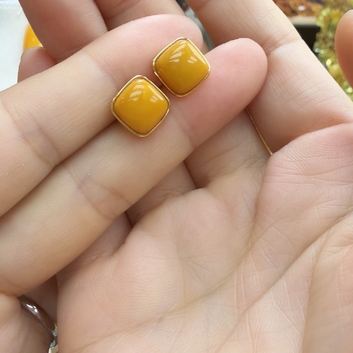 琥珀未镶嵌珠宝奇石