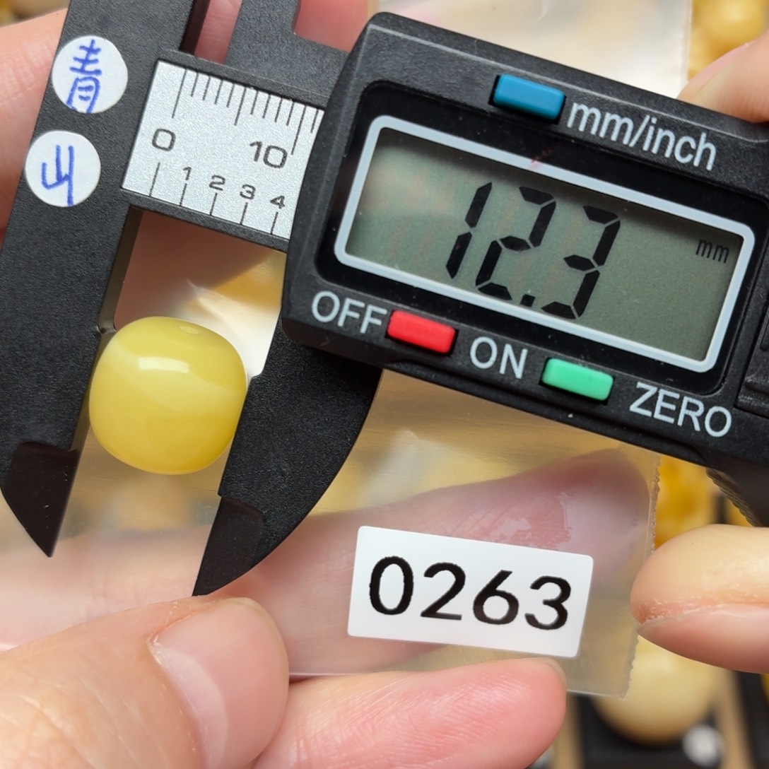 高***手蜜蜡未镶嵌裸石蜜蜡小老型