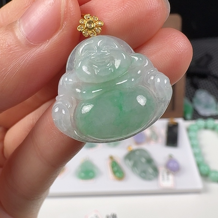 翡翠18K金镶嵌颈饰