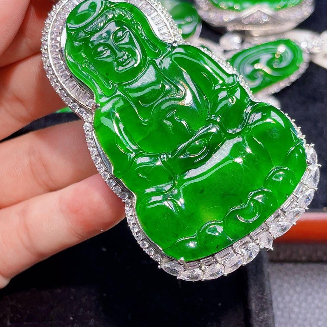 翡翠未镶嵌颈饰6，