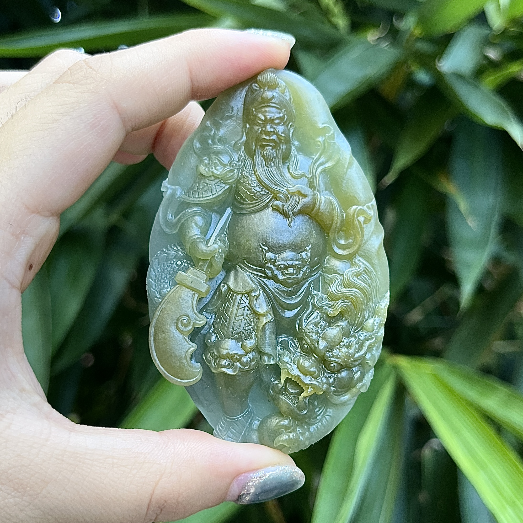 已结缘天然缅甸A货翡翠【满色站关公】