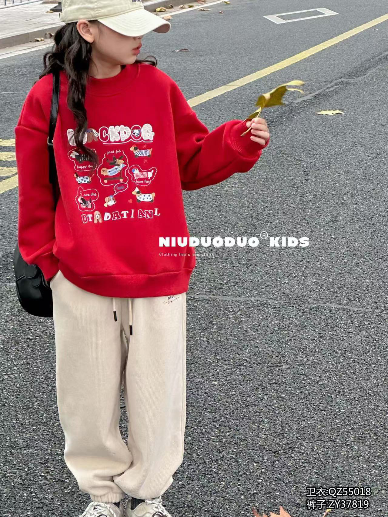 牛哆哆红色加绒卫衣冬款中大童