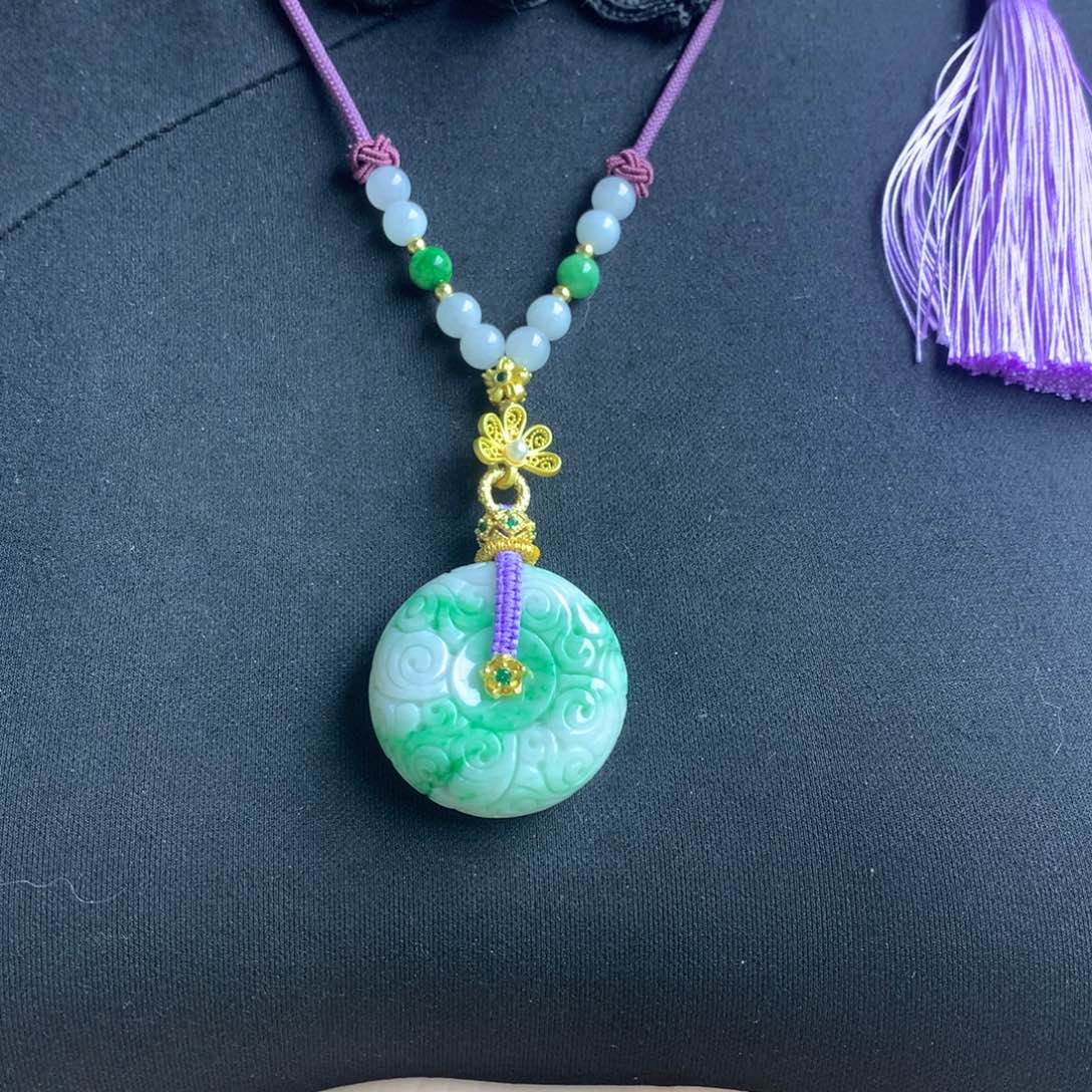 翡翠颈饰未镶嵌翡翠