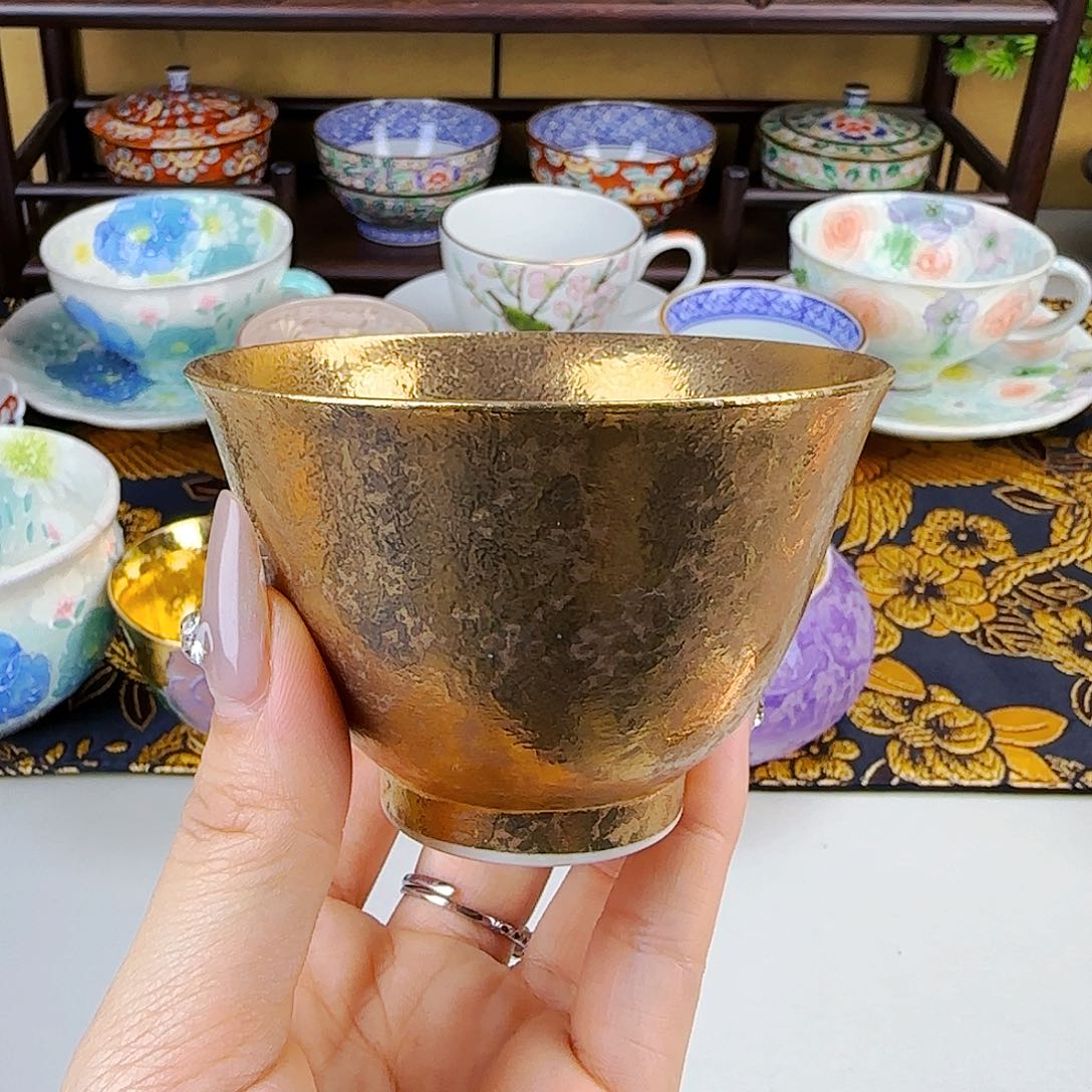 他家茶具瓷器真美！