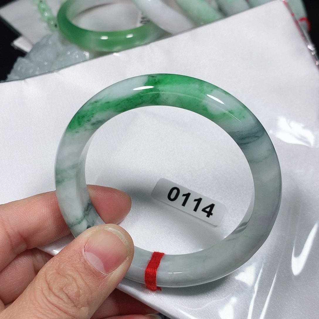 翡翠手镯未镶嵌天然缅甸翡翠手镯A货