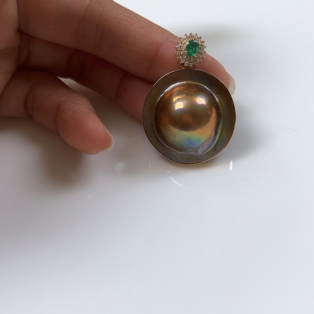 拼合珍珠（马贝珠）颈饰18K金镶嵌荷包蛋马贝