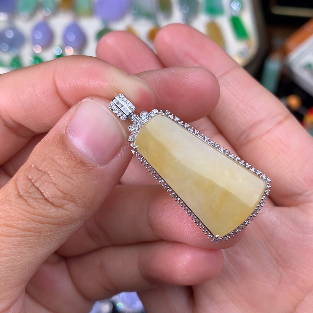 翡翠吊坠(不含链)18K金镶嵌