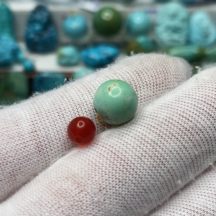 牛***忙南红玛瑙未镶嵌珠宝奇石