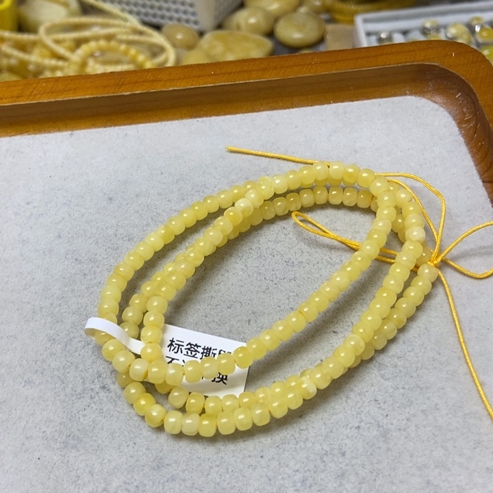 蜜蜡未镶嵌裸石串