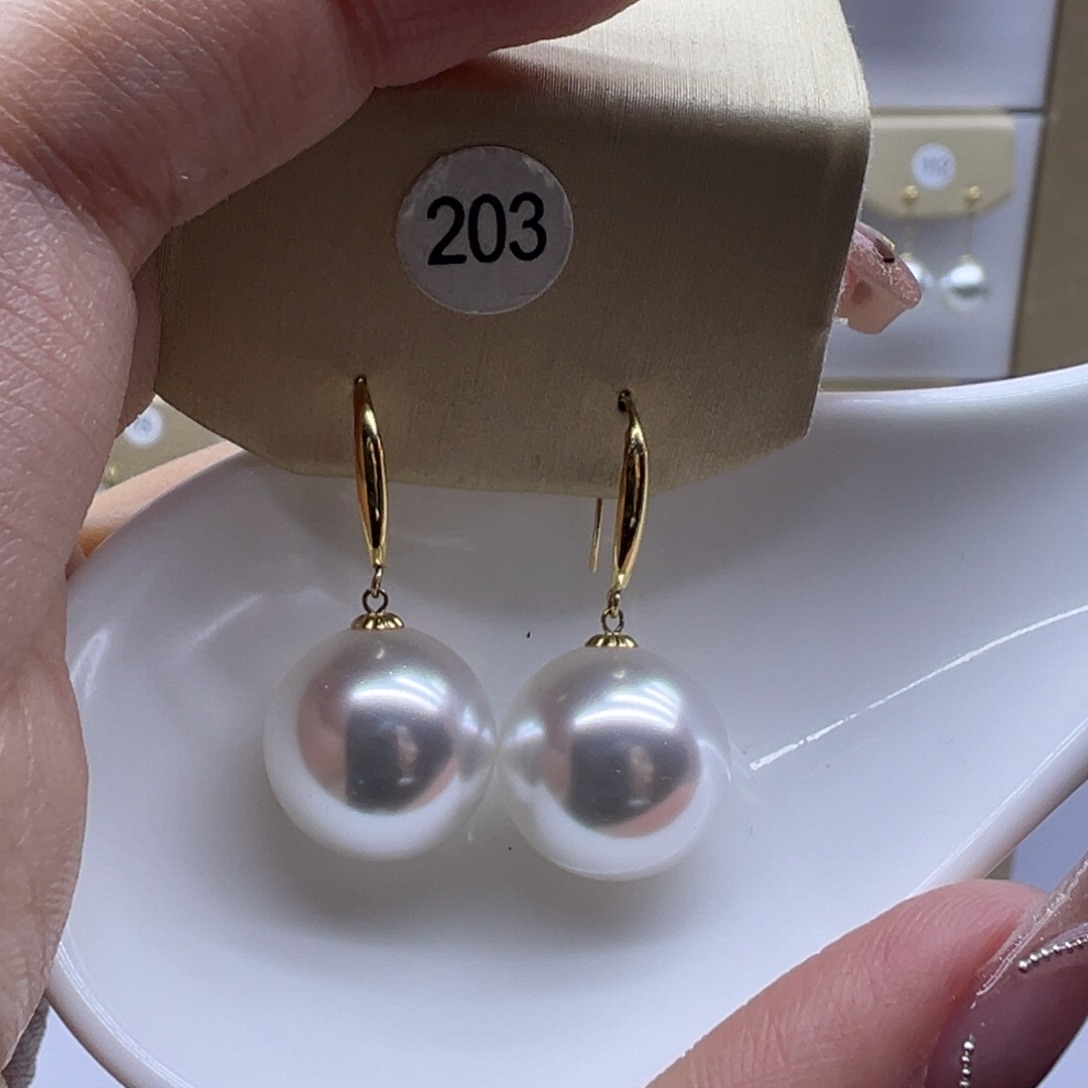 耳饰18K金镶嵌淡水珍珠