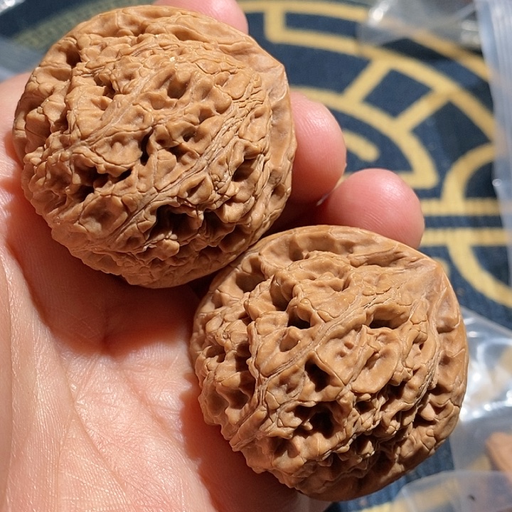 【闪购商品】文玩核桃吊坠水龙纹