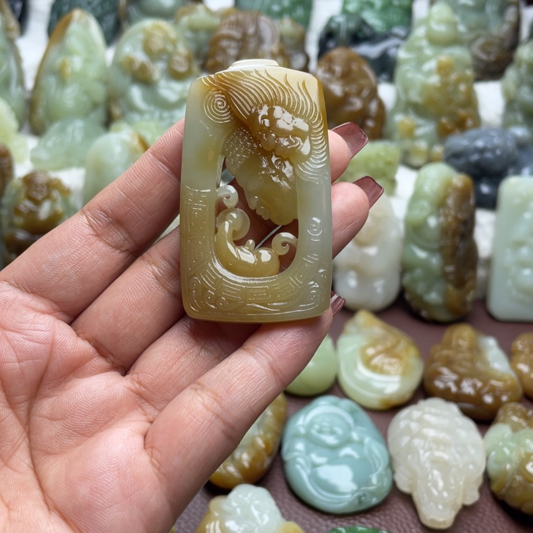 和田玉未镶嵌颈饰