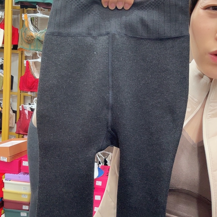 三醋酯纤维竖条打底裤