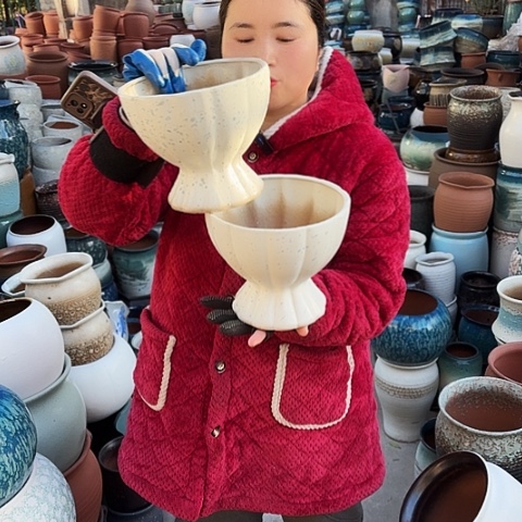 口20高17瑕疵口裂盆子。