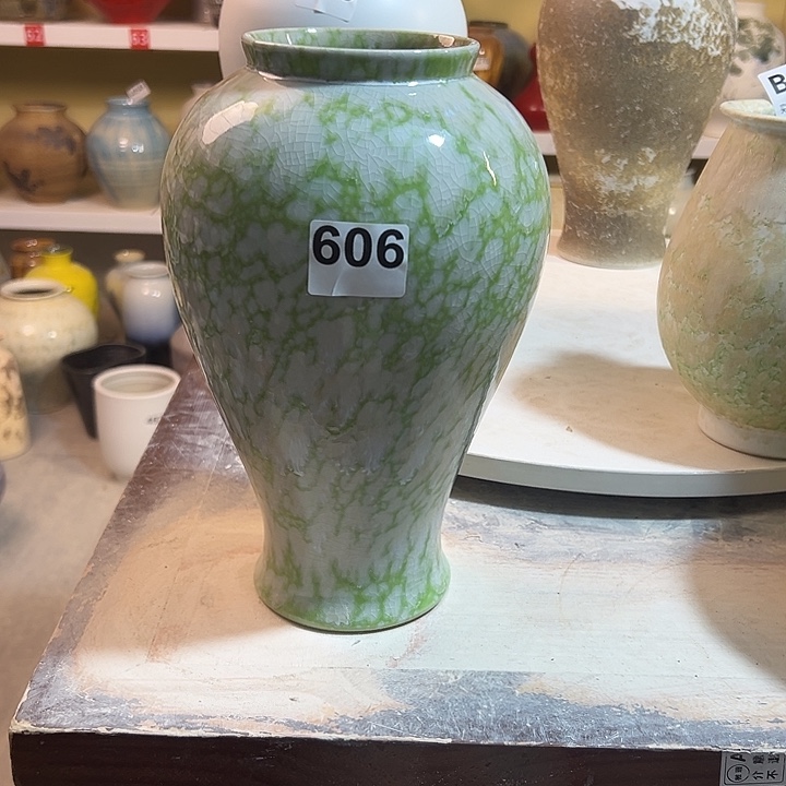 牛***坊花瓶白泥口9，高29，606