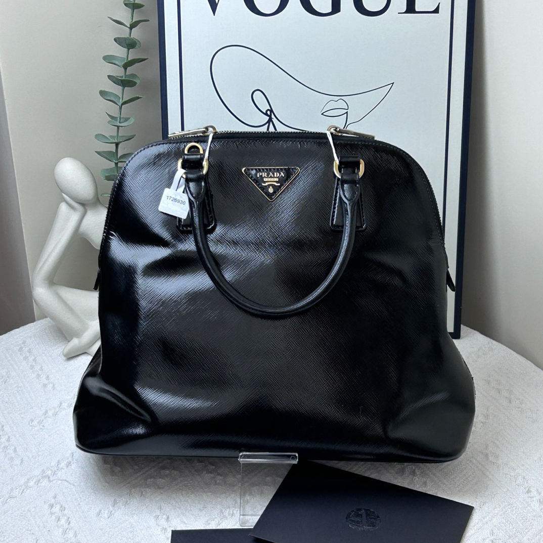 95新 Prada/普拉达 贝壳黑/JWX5591