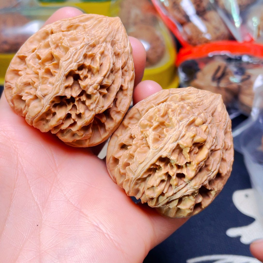 吊坠文玩核桃九龙筋