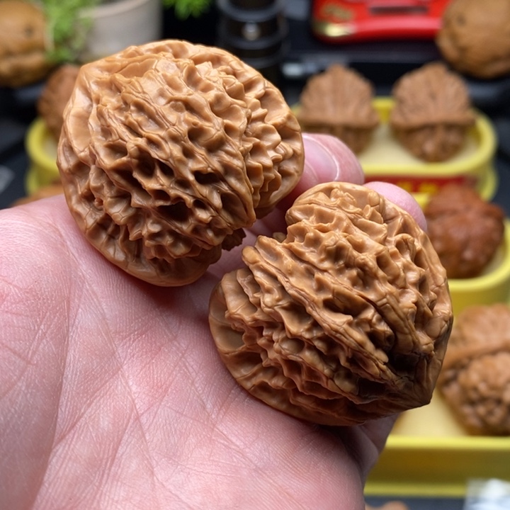 【闪购商品】文玩核桃吊坠凹底龙门涧