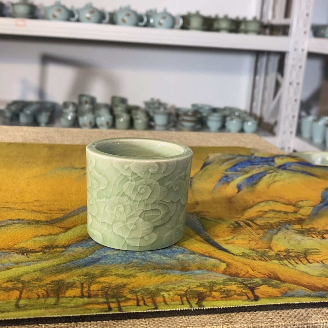 【闪购商品】豆绿扳指杯微微瑕。。。。。。。