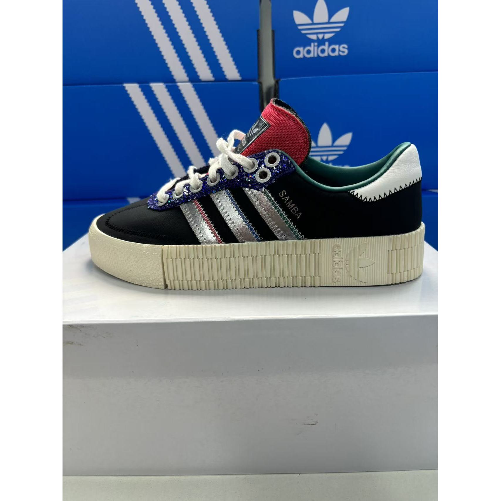 （断码孤品）阿迪达斯三叶草板鞋FW9617