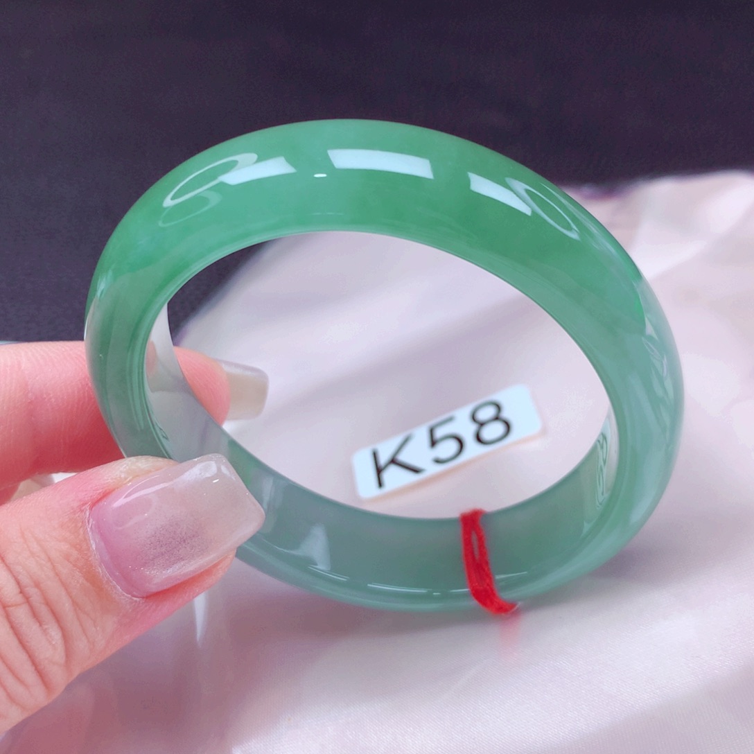 翡翠手镯未镶嵌手镯88