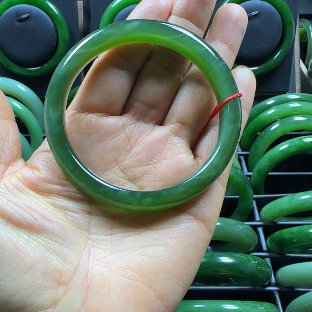 和田玉未镶嵌手镯