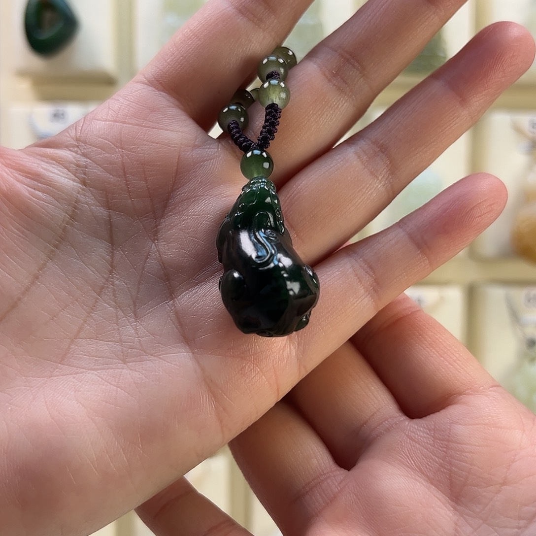 雪***学和田玉未镶嵌颈饰