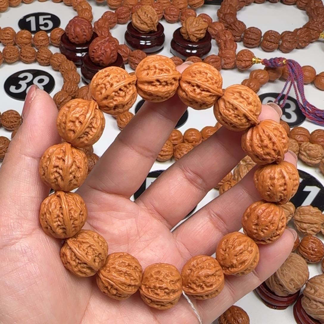 文玩核桃吊坠八棱元宝