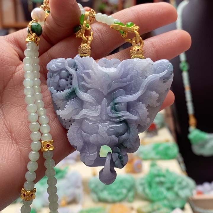 翡翠颈饰未镶嵌翡翠吊坠