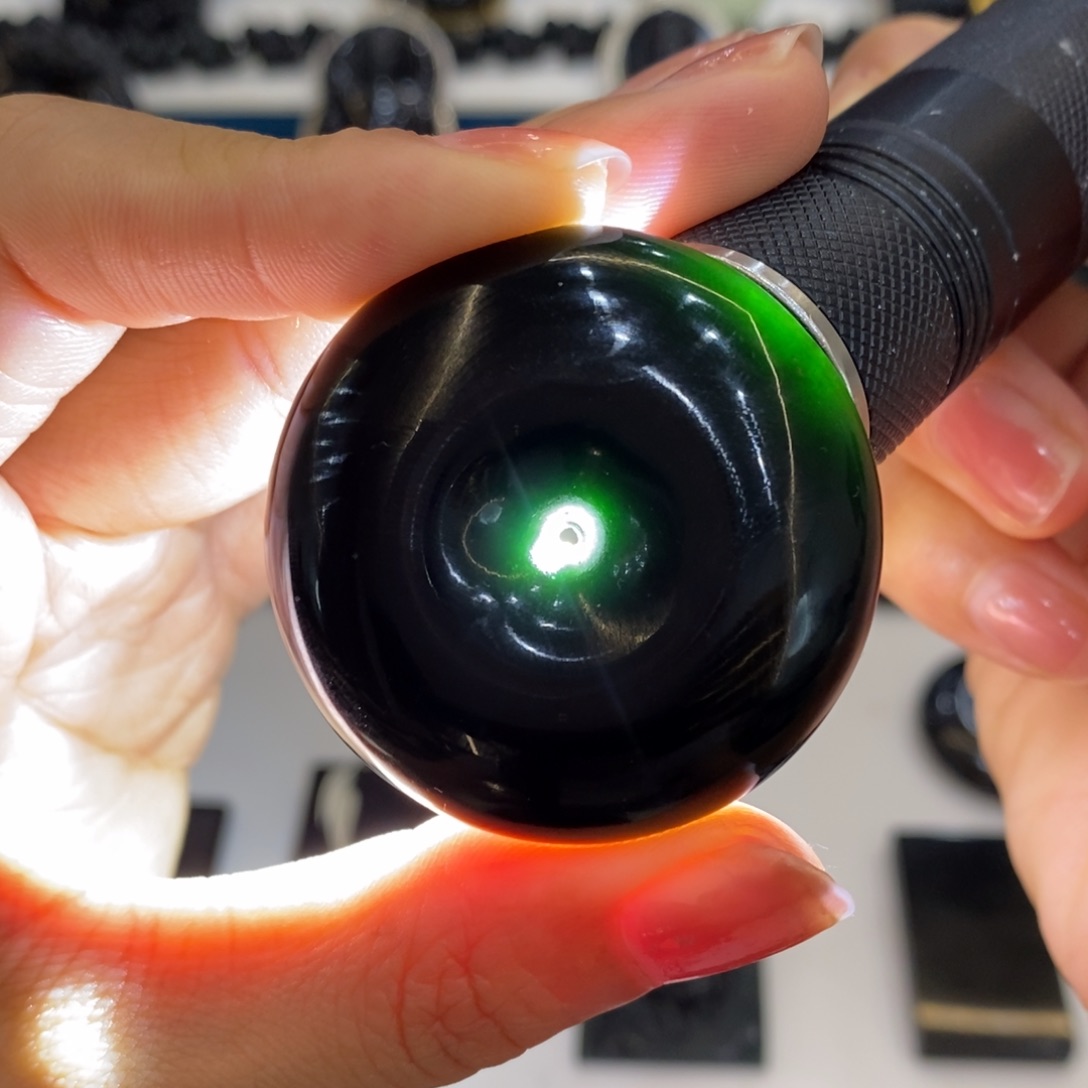 蛇纹石玉未镶嵌吊坠