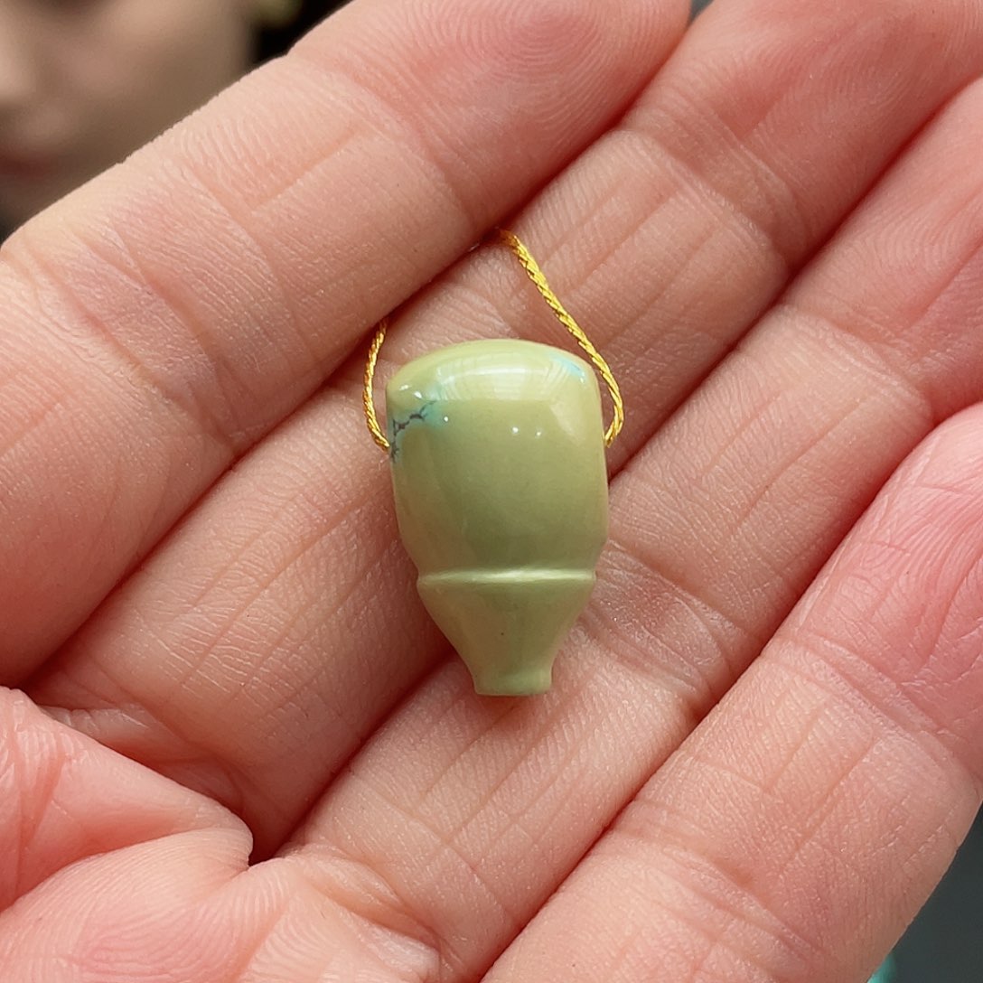 绿松石颈饰未镶嵌